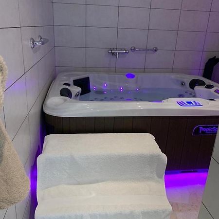Appartement Avec Jacuzzi Hammam Sauna Privatise Au Rez De Chaussee Ds Maison A Voglans A 2 Kilometres Du Lac Du Bourget En Savoie Entre Chambery Et Aix Les Bains Cure Thermale ภายนอก รูปภาพ