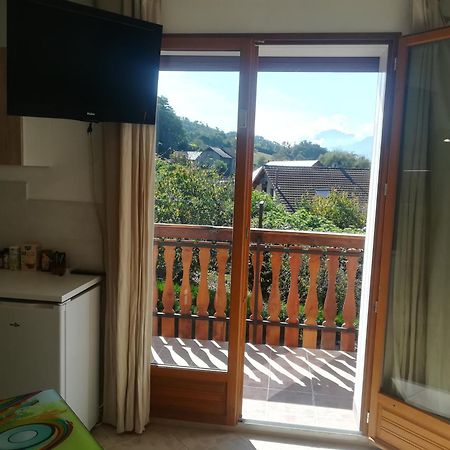 Appartement Avec Jacuzzi Hammam Sauna Privatise Au Rez De Chaussee Ds Maison A Voglans A 2 Kilometres Du Lac Du Bourget En Savoie Entre Chambery Et Aix Les Bains Cure Thermale ห้อง รูปภาพ