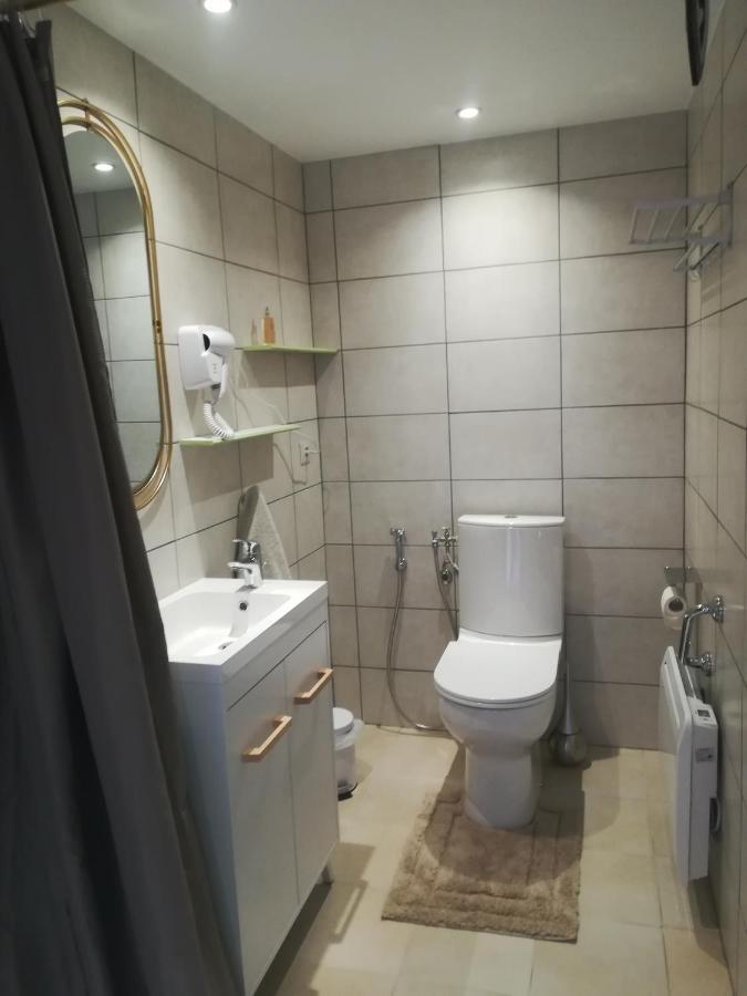 Appartement Avec Jacuzzi Hammam Sauna Privatise Au Rez De Chaussee Ds Maison A Voglans A 2 Kilometres Du Lac Du Bourget En Savoie Entre Chambery Et Aix Les Bains Cure Thermale ห้อง รูปภาพ